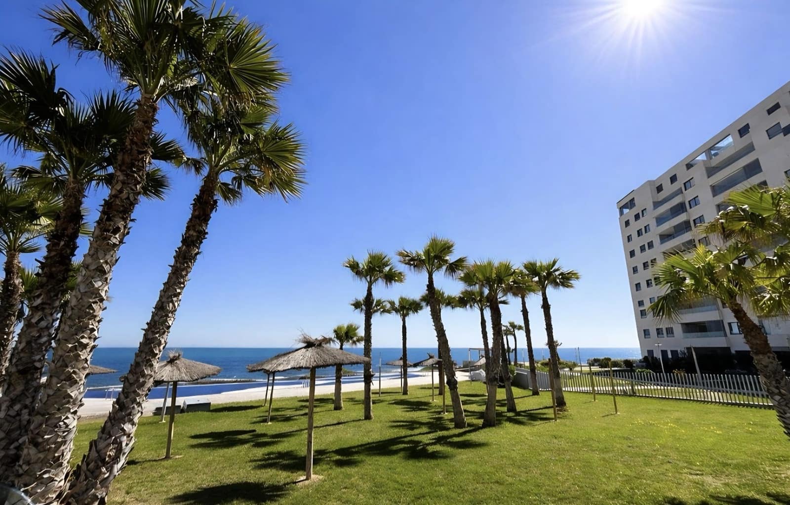 2 soveværelse Lejlighed til salg i Torrevieja med swimmingpool garage - € 489.000 (Ref: 9782069)