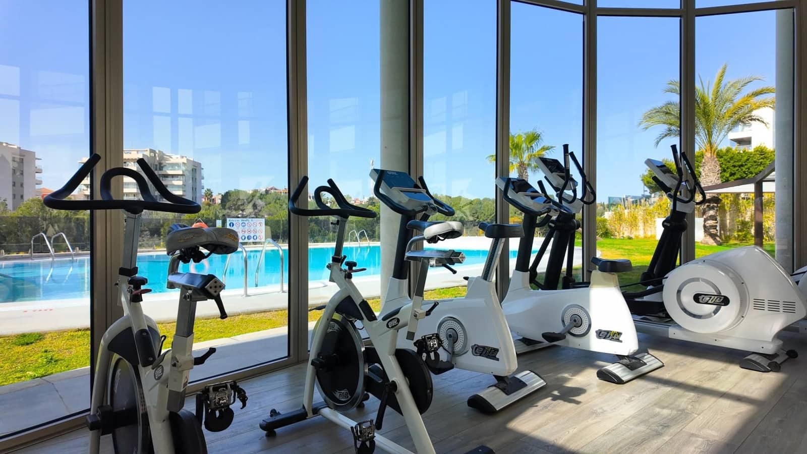 3 chambre Appartement à vendre à Torrevieja avec piscine garage - 279 800 € (Ref: 9782070)