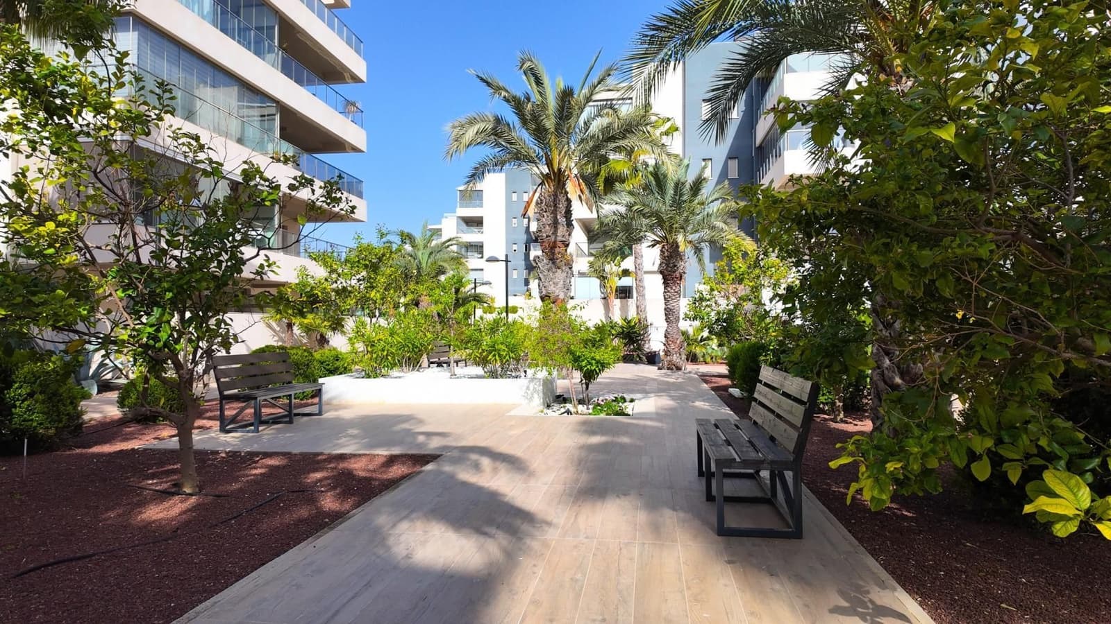 3 chambre Appartement à vendre à Torrevieja avec piscine garage - 279 800 € (Ref: 9782070)