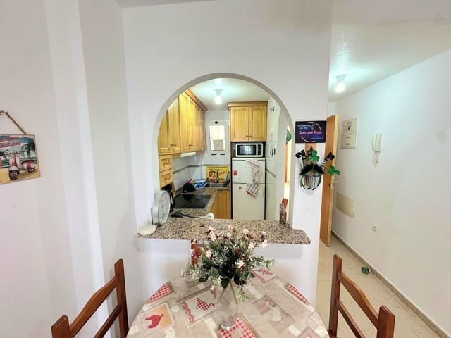 2 soveværelse Lejlighed til salg i Torrevieja med swimmingpool - € 112.000 (Ref: 9787998)