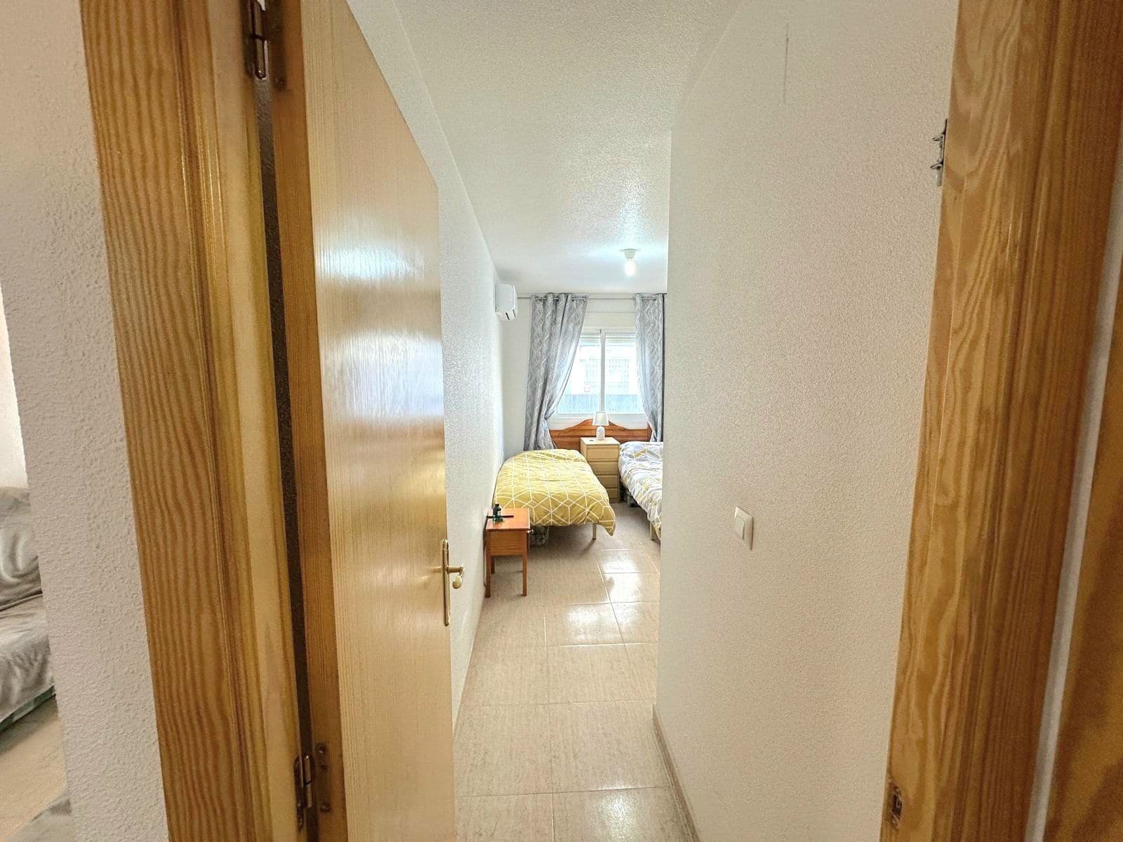 2 soverom Leilighet til salgs i Torrevieja med svømmebasseng - € 112 000 (Ref: 9787998)