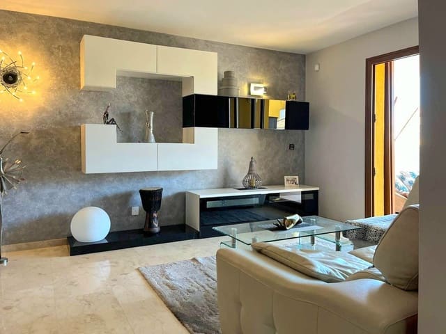 2 bedroom Penthouse for sale in Torrevieja with pool garage - € 320,000 (Ref: 9788000)