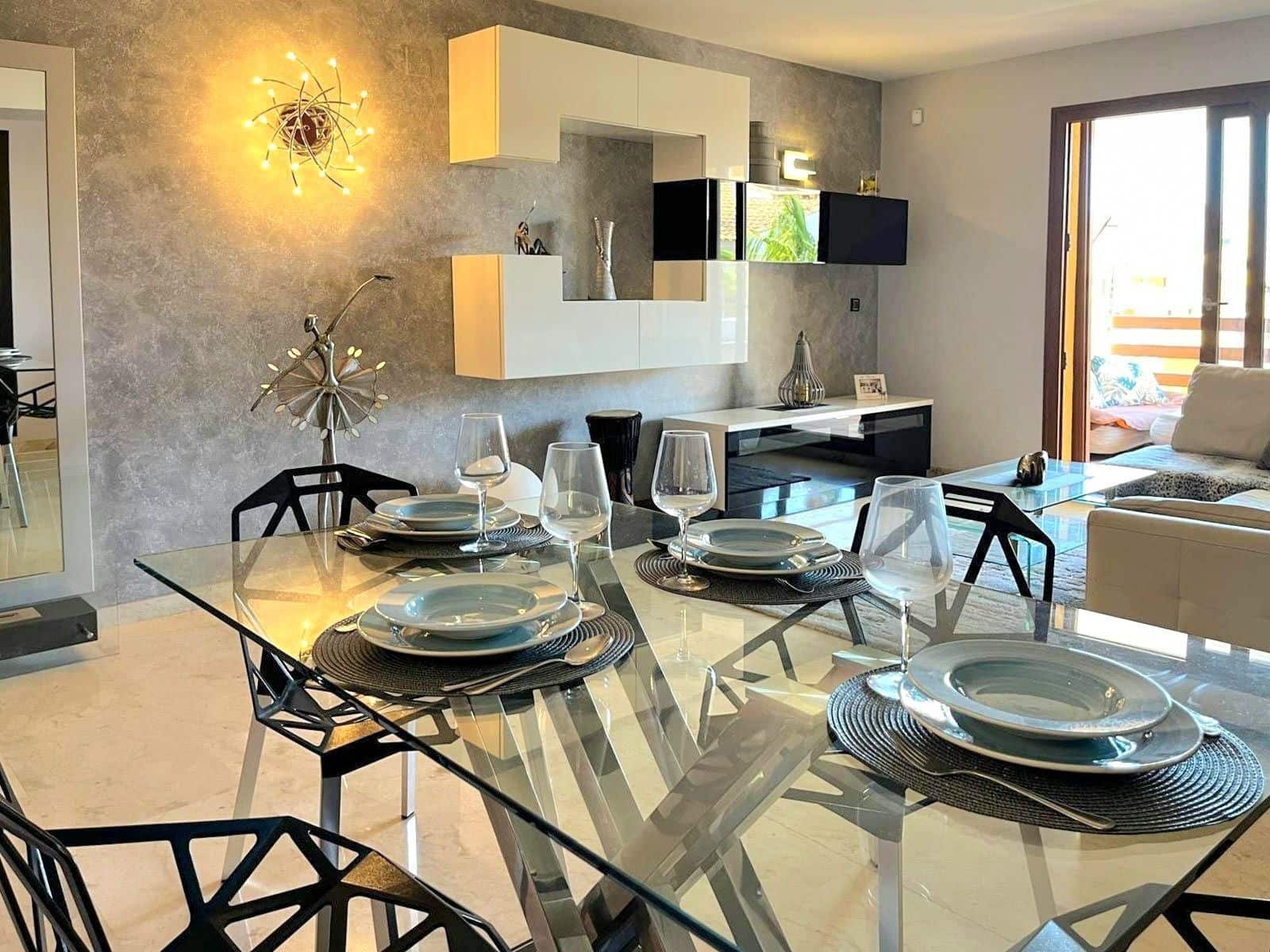 2 makuuhuone Kattohuoneisto myytävänä paikassa Torrevieja mukana uima-altaan 
autotalli - 320 000 € (Ref: 9788000)