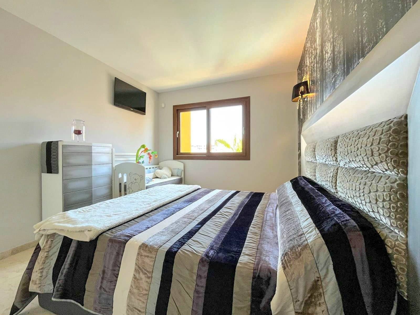 2 makuuhuone Kattohuoneisto myytävänä paikassa Torrevieja mukana uima-altaan 
autotalli - 320 000 € (Ref: 9788000)