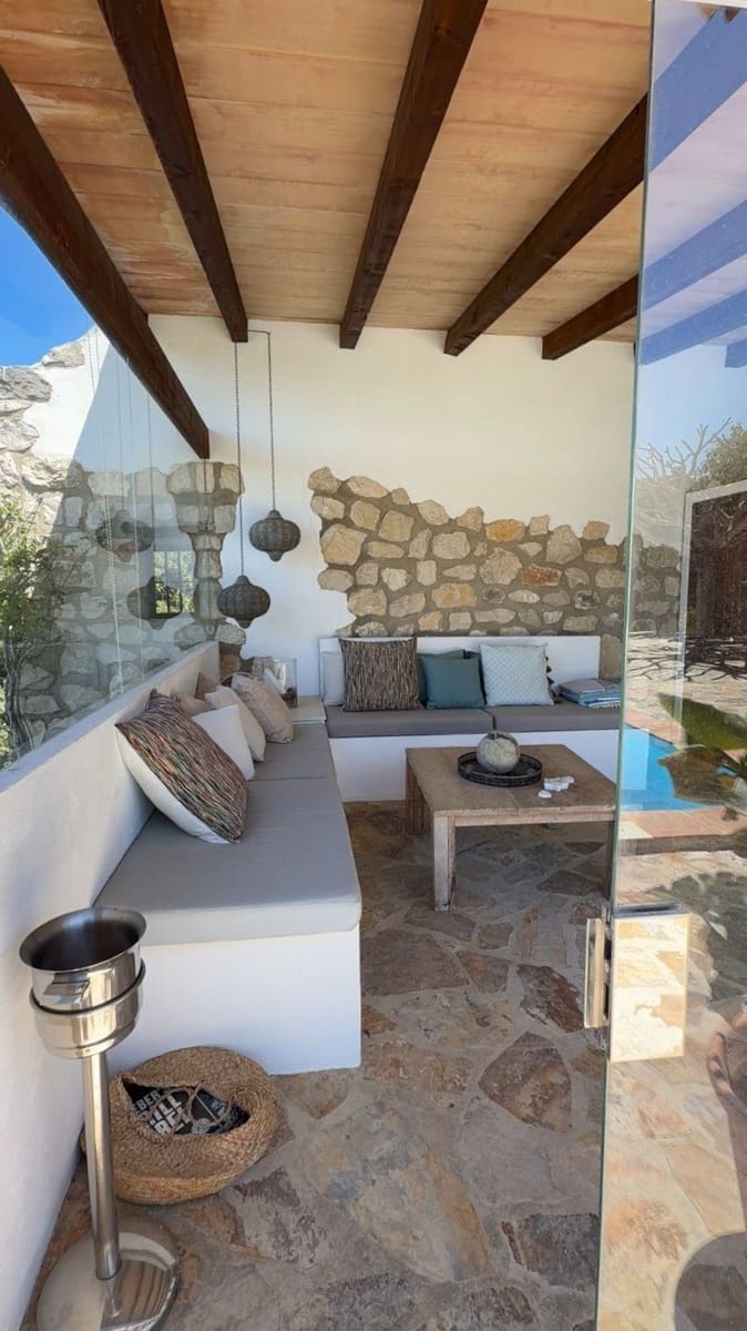 2 bedroom Villa for sale in Benitachell / Benitatxell with pool garage - € 950,000 (Ref: 9788001)