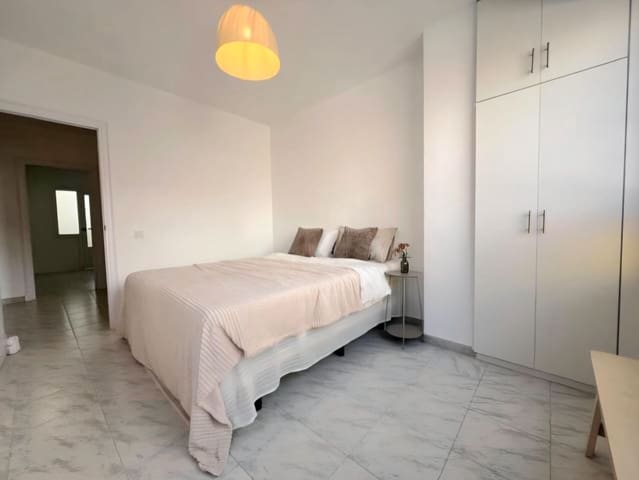 3 bedroom Apartment for sale in Torrevieja - € 178,000 (Ref: 9788002)