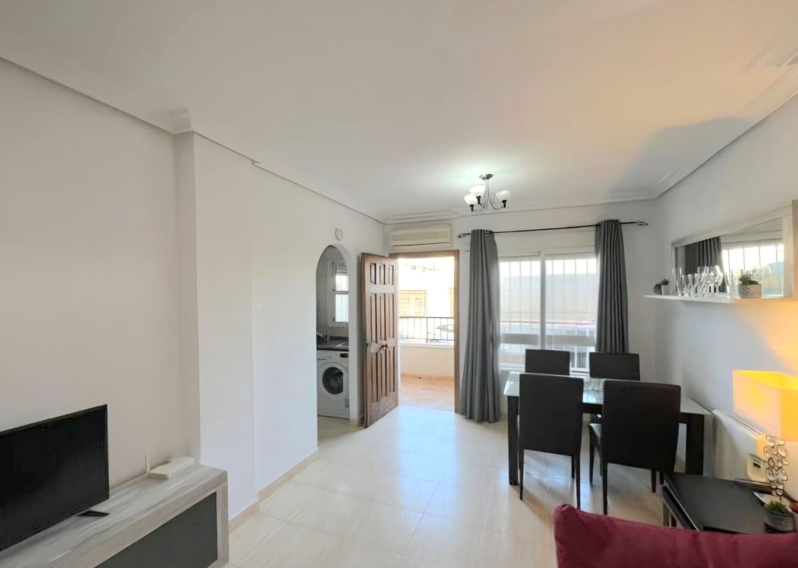 Apartamento de 3 habitaciones en Torrevieja en venta con piscina - 146.900 € (Ref: 9788004)