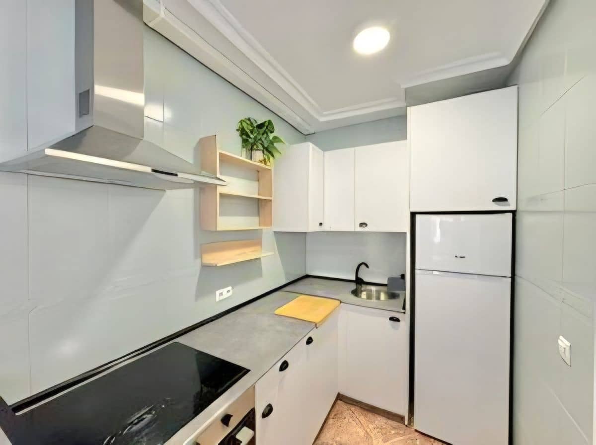 1 bedroom Apartment for sale in Torrevieja - € 114,000 (Ref: 9788005)