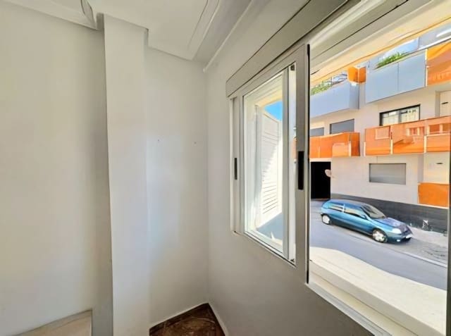 1 slaapkamer Appartement te koop in Torrevieja - € 114.000 (Ref: 9788005)