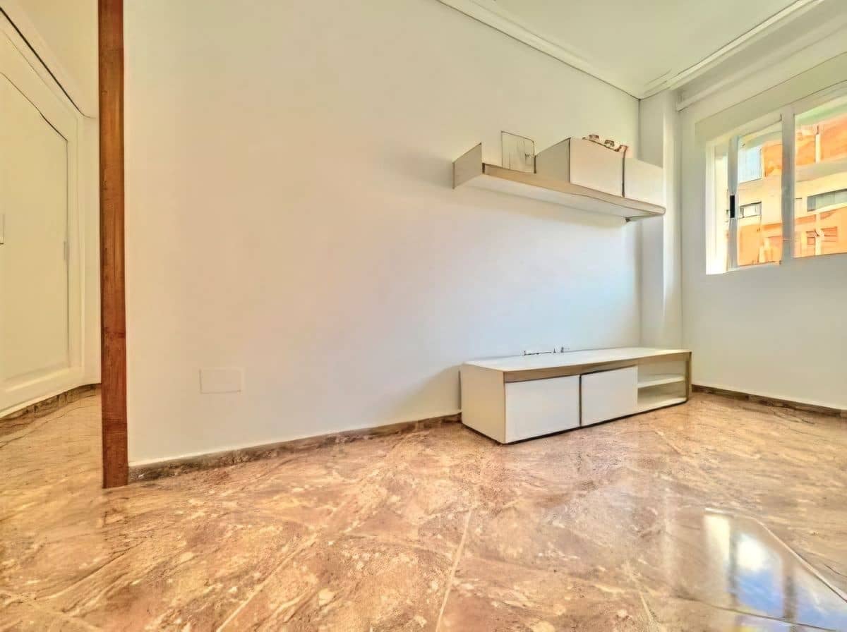 1 bedroom Apartment for sale in Torrevieja - € 114,000 (Ref: 9788005)