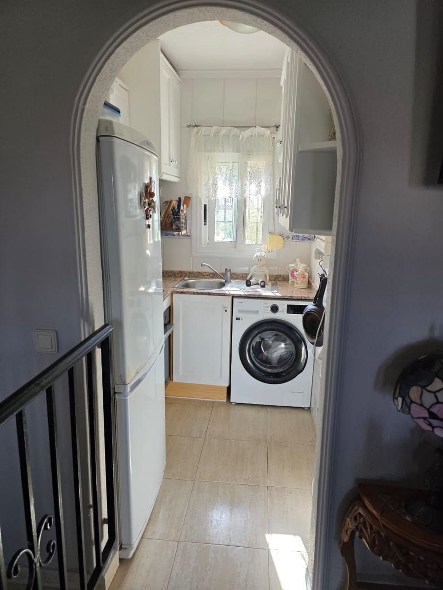 2 soverom Bungalow til salgs i Torrevieja med svømmebasseng - € 179 000 (Ref: 9788008)