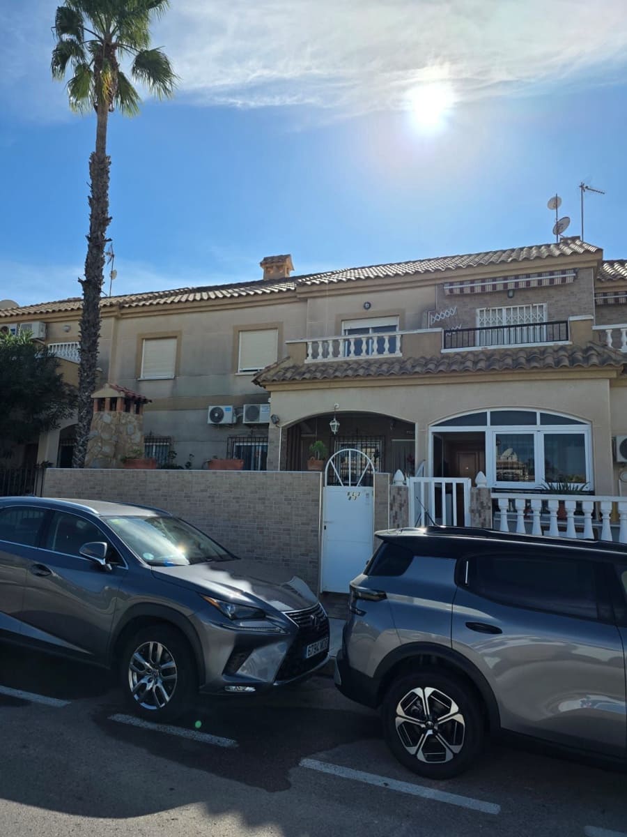2 soverom Bungalow til salgs i Torrevieja med svømmebasseng - € 179 000 (Ref: 9788008)