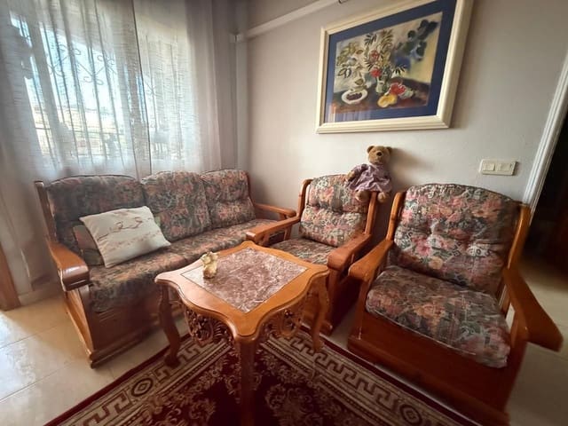 Bungalow de 2 habitaciones en Torrevieja en venta con piscina - 179.000 € (Ref: 9788008)