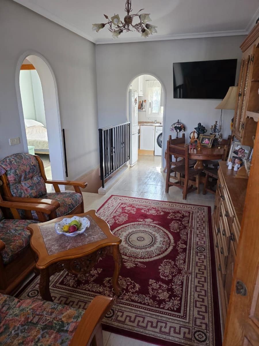 2 soverom Bungalow til salgs i Torrevieja med svømmebasseng - € 179 000 (Ref: 9788008)