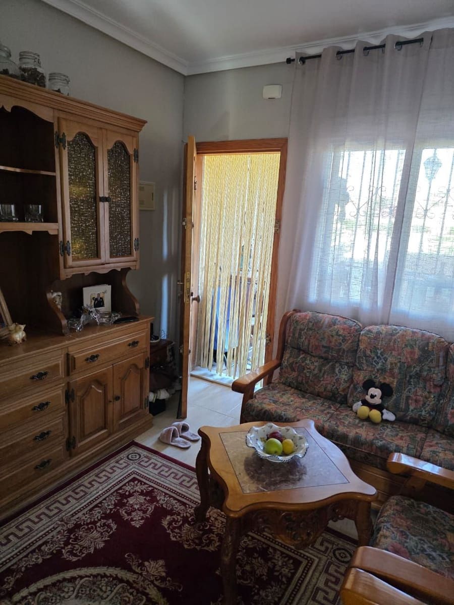 2 soverom Bungalow til salgs i Torrevieja med svømmebasseng - € 179 000 (Ref: 9788008)