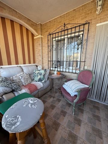 Bungalow de 2 habitaciones en Torrevieja en venta con piscina - 179.000 € (Ref: 9788008)