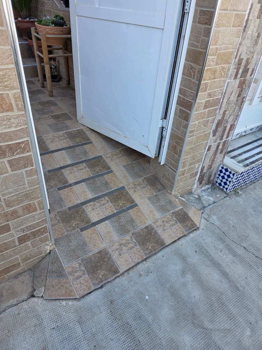 2 soverom Bungalow til salgs i Torrevieja med svømmebasseng - € 179 000 (Ref: 9788008)