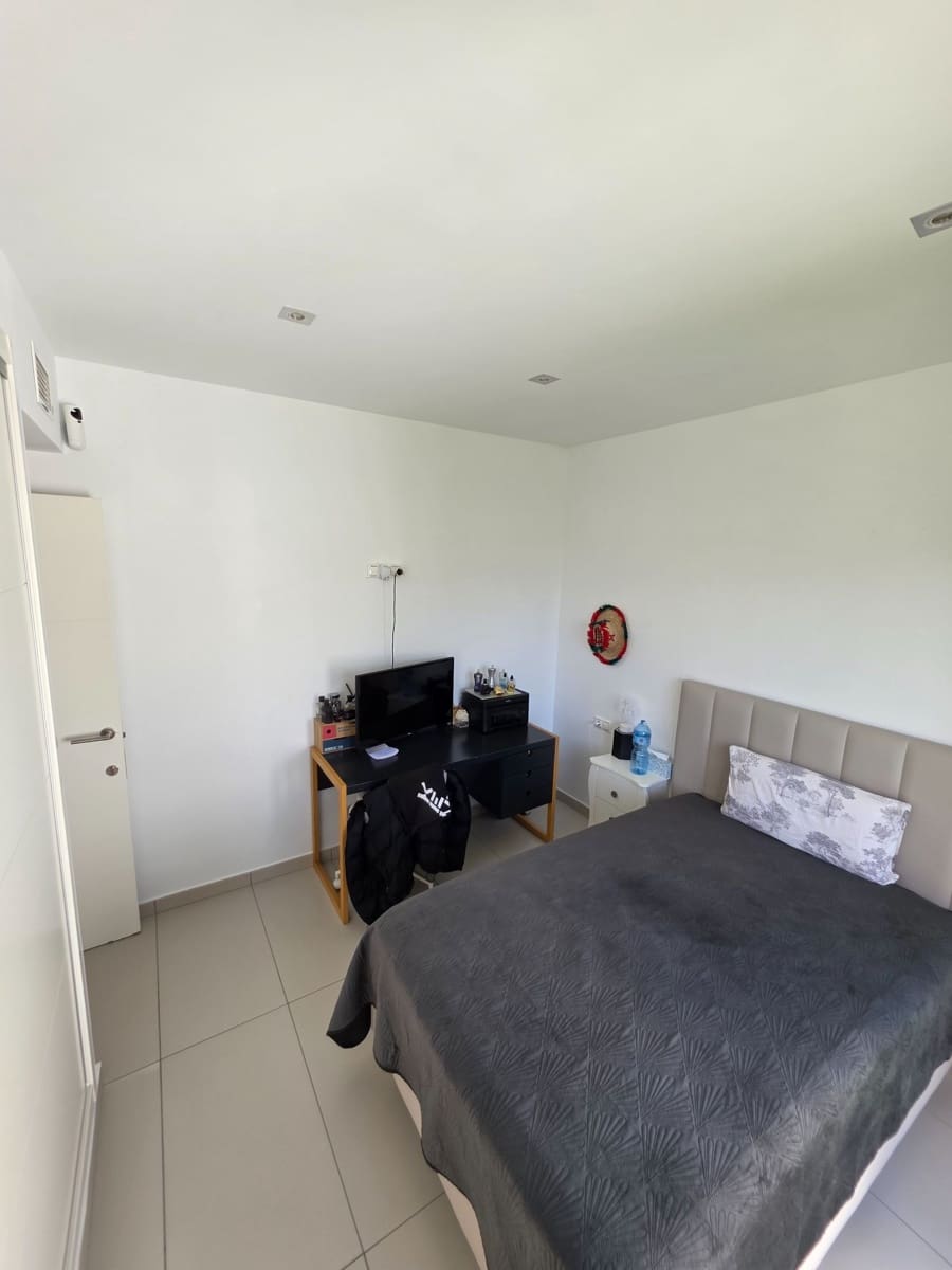 3 soverom Villa til salgs i Orihuela med svømmebasseng garasje - € 505 000 (Ref: 9790288)