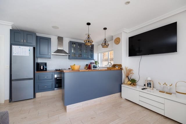 3 bedroom Apartment for sale in Torrevieja - € 315,000 (Ref: 9794100)