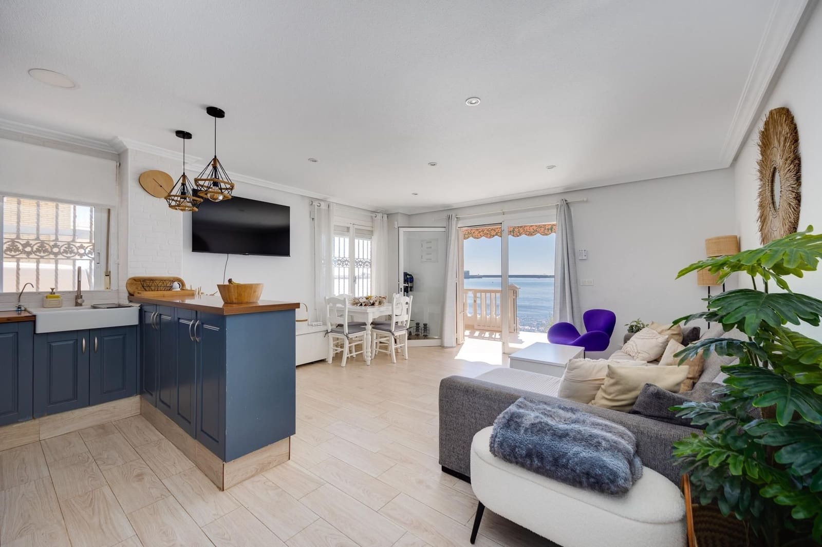 3 bedroom Apartment for sale in Torrevieja - € 315,000 (Ref: 9794100)