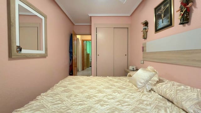 2 soveværelse Bungalow til salg i Torrevieja med swimmingpool garage - € 149.000 (Ref: 9794102)