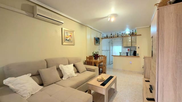 2 soveværelse Bungalow til salg i Torrevieja med swimmingpool garage - € 149.000 (Ref: 9794102)