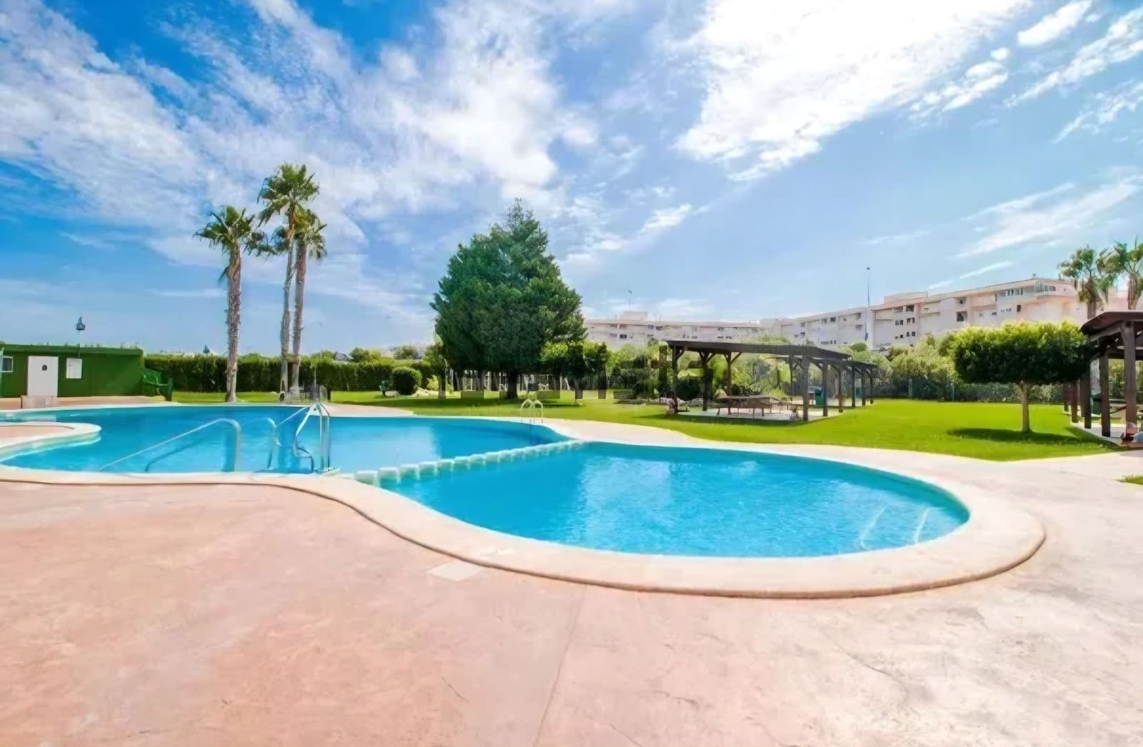2 soveværelse Bungalow til salg i Torrevieja med swimmingpool garage - € 149.000 (Ref: 9794102)