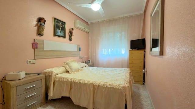 2 soveværelse Bungalow til salg i Torrevieja med swimmingpool garage - € 149.000 (Ref: 9794102)