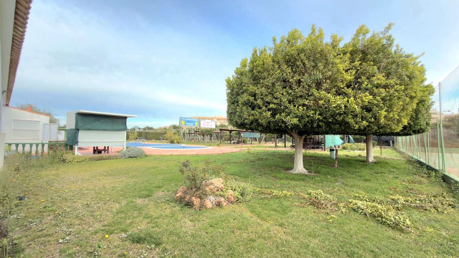 2 soveværelse Bungalow til salg i Torrevieja med swimmingpool garage - € 149.000 (Ref: 9794102)