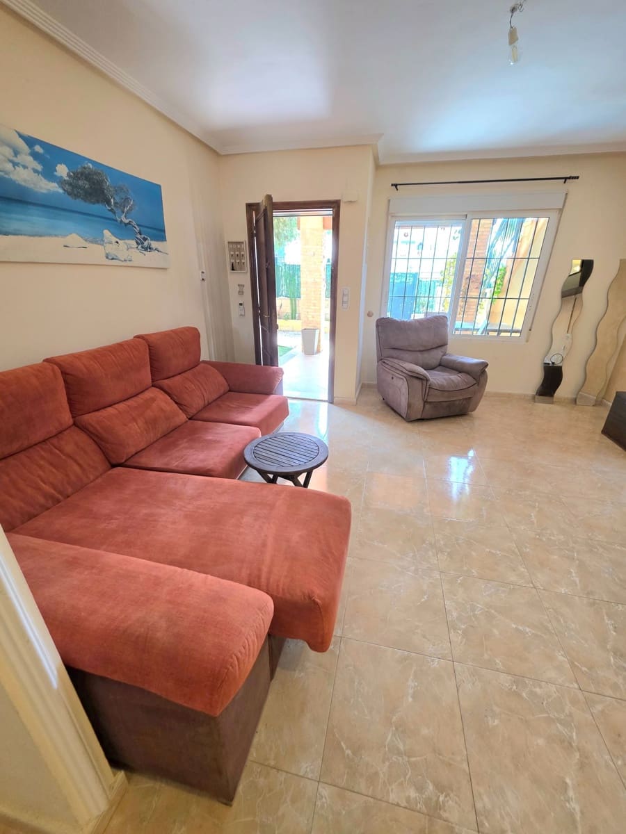 2 sovrum Semi-fristående Villa till salu i Torrevieja med pool garage - 179 900 € (Ref: 9794103)