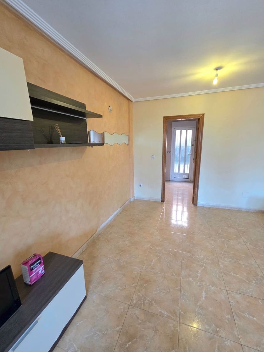 2 sovrum Semi-fristående Villa till salu i Torrevieja med pool garage - 179 900 € (Ref: 9794103)