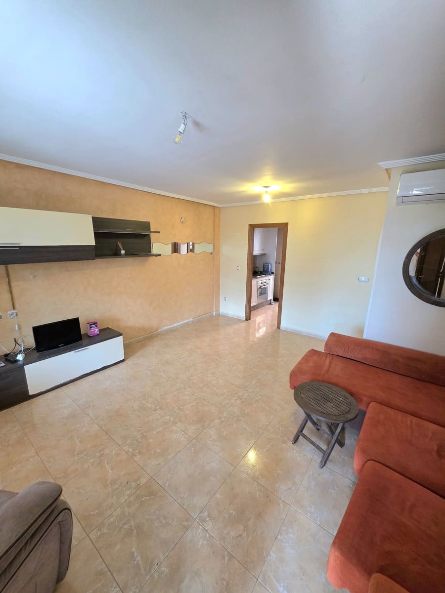 2 sovrum Semi-fristående Villa till salu i Torrevieja med pool garage - 179 900 € (Ref: 9794103)