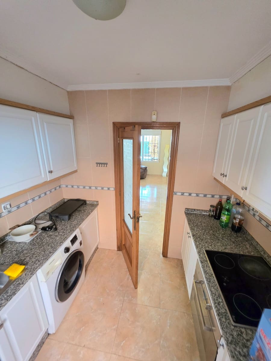 2 sovrum Semi-fristående Villa till salu i Torrevieja med pool garage - 179 900 € (Ref: 9794103)