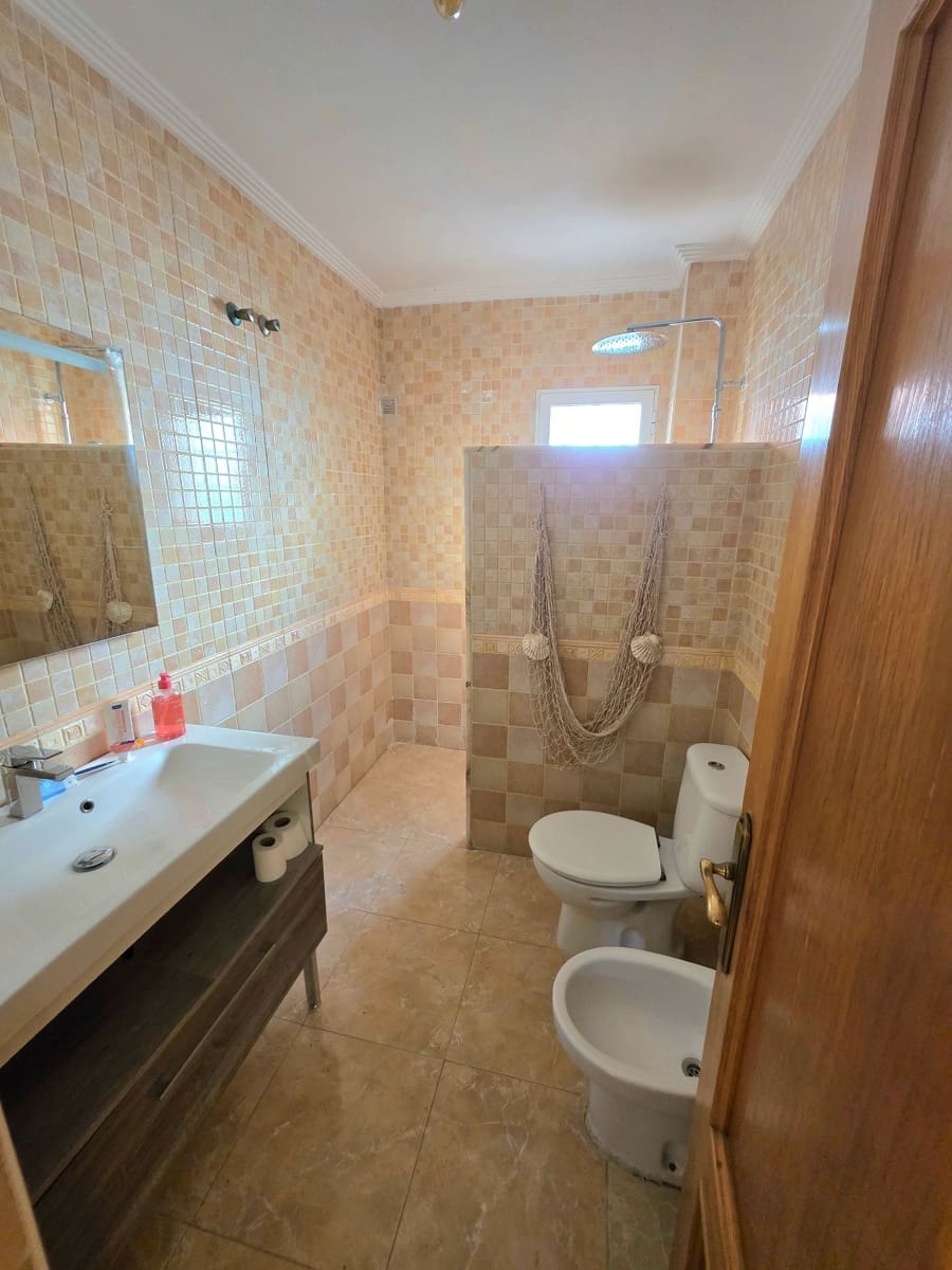 2 sovrum Semi-fristående Villa till salu i Torrevieja med pool garage - 179 900 € (Ref: 9794103)