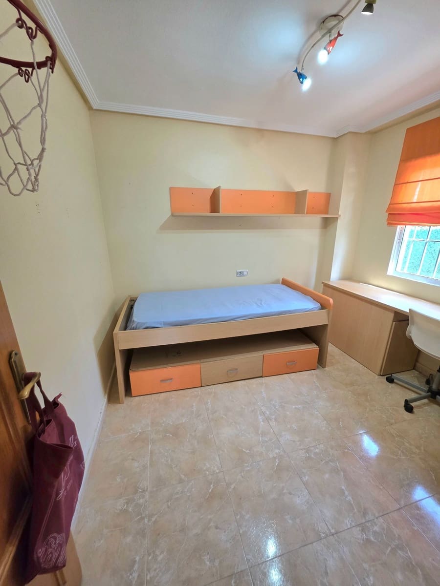 2 sovrum Semi-fristående Villa till salu i Torrevieja med pool garage - 179 900 € (Ref: 9794103)