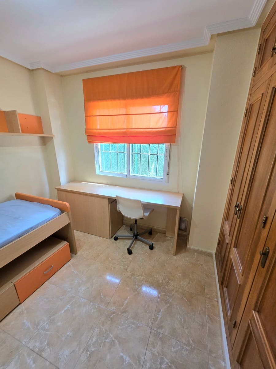 2 sovrum Semi-fristående Villa till salu i Torrevieja med pool garage - 179 900 € (Ref: 9794103)