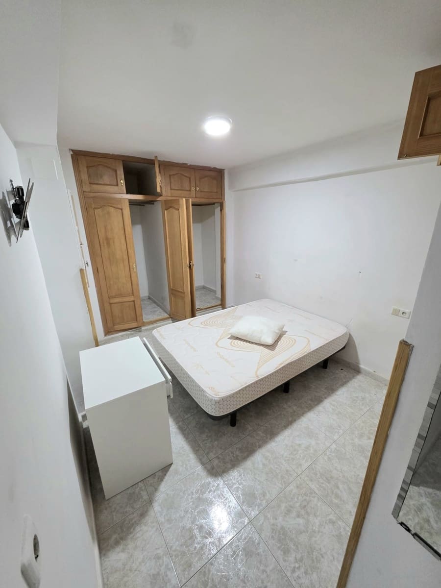 Apartamento de 2 habitaciones en Alicante / Alacant ciudad en venta - 135.000 € (Ref: 9794104)