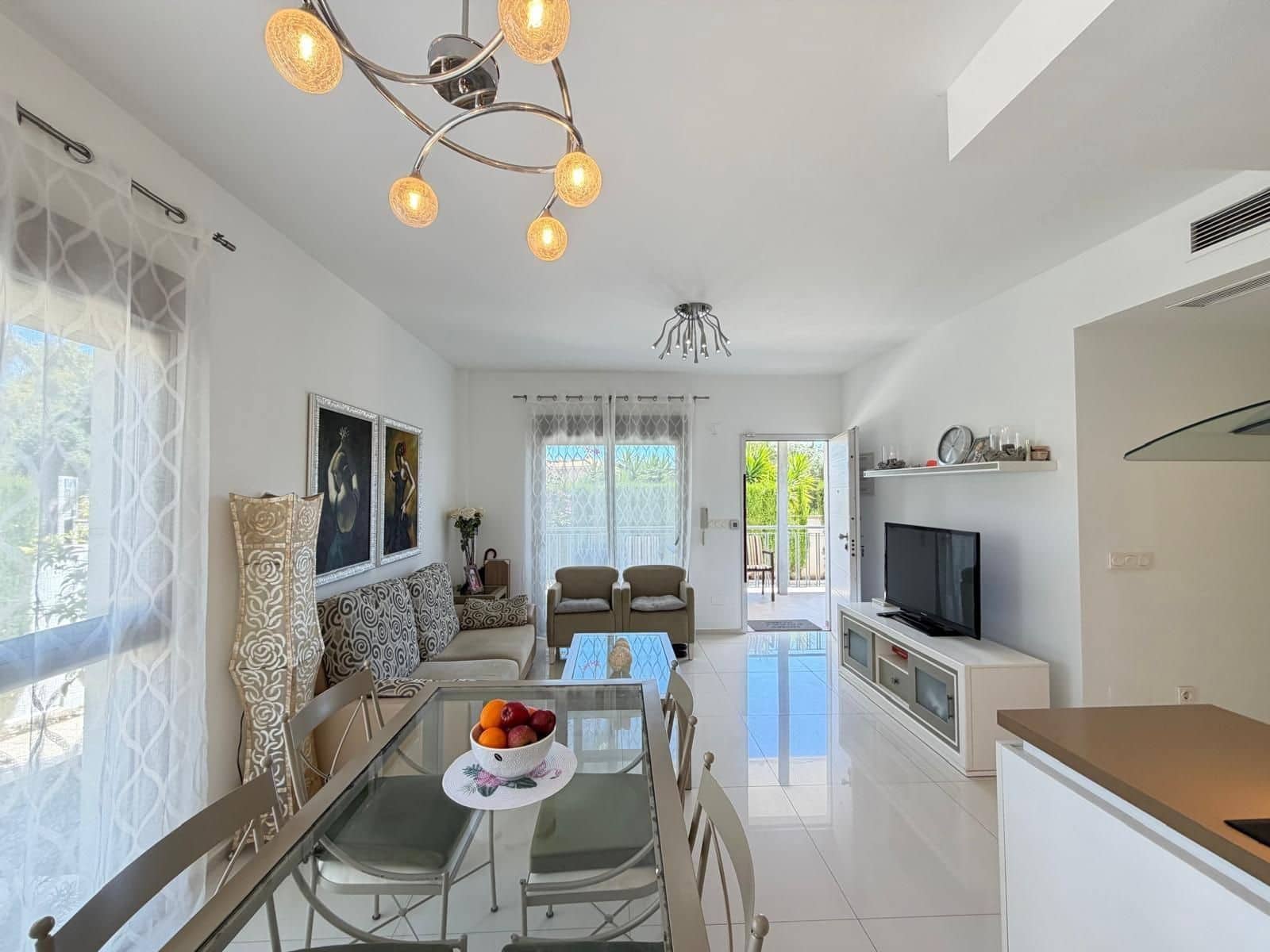 4 camera da letto Villa in vendita in Ciudad Quesada con piscina garage - 399.900 € (Rif: 9800359)