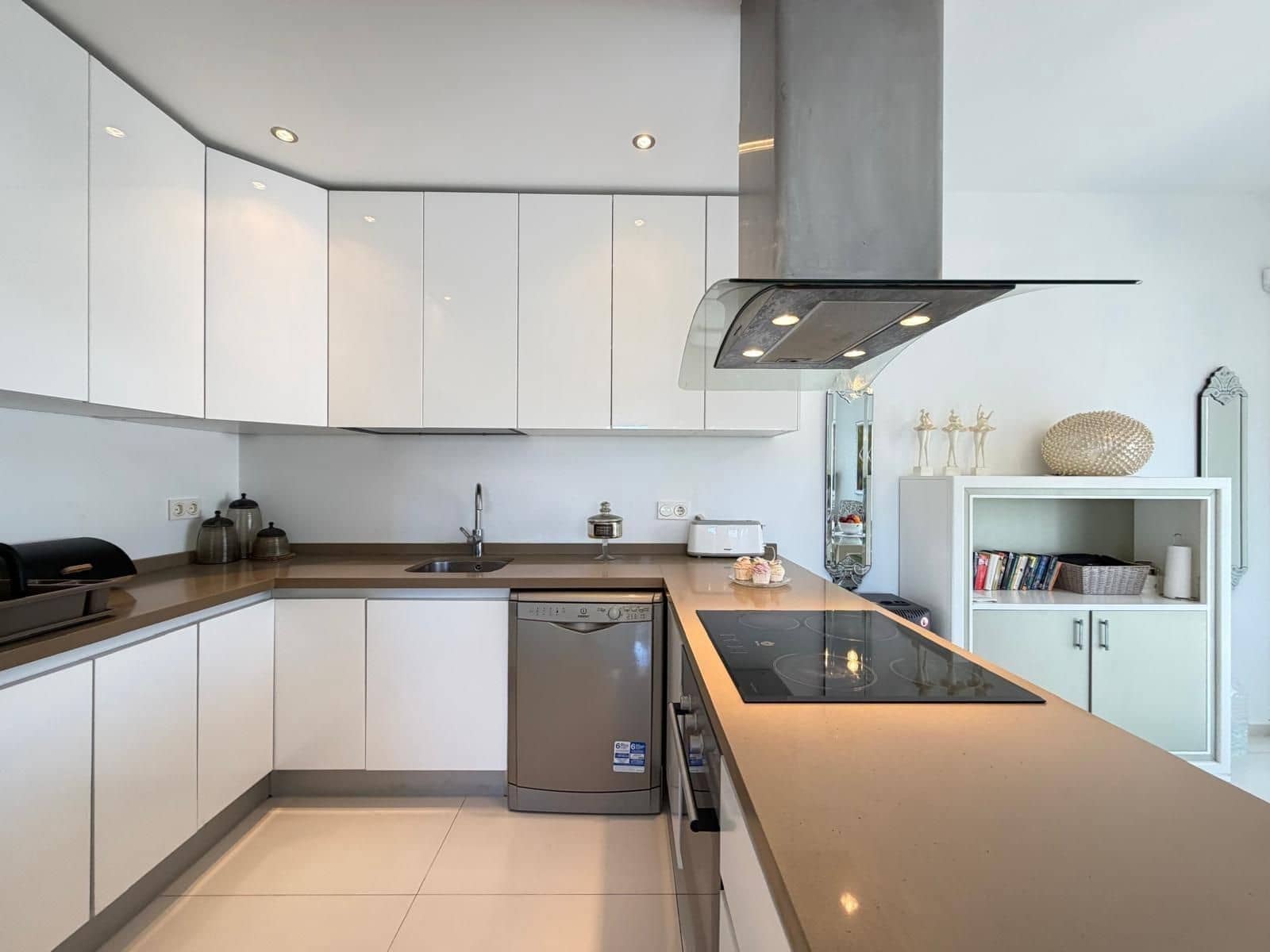 4 camera da letto Villa in vendita in Ciudad Quesada con piscina garage - 399.900 € (Rif: 9800359)