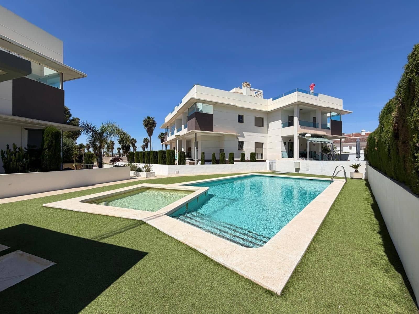 4 camera da letto Villa in vendita in Ciudad Quesada con piscina garage - 399.900 € (Rif: 9800359)