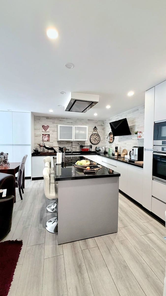 5 sovrum Semi-fristående Villa till salu i Pilar de la Horadada med garage - 290 000 € (Ref: 9803966)