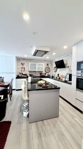 5 Zimmer Doppelhaus zu verkaufen in Pilar de la Horadada mit Garage - 290.000 € (Ref: 9803966)