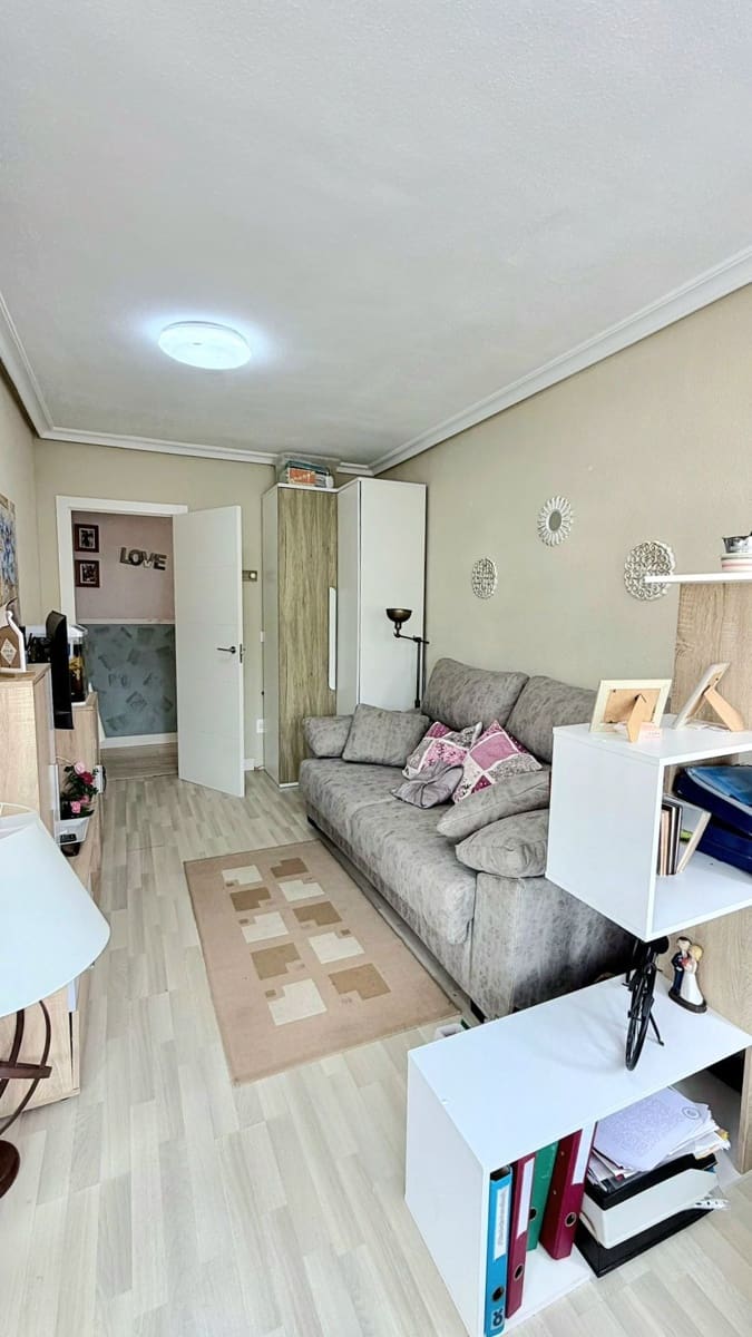 5 sovrum Semi-fristående Villa till salu i Pilar de la Horadada med garage - 290 000 € (Ref: 9803966)