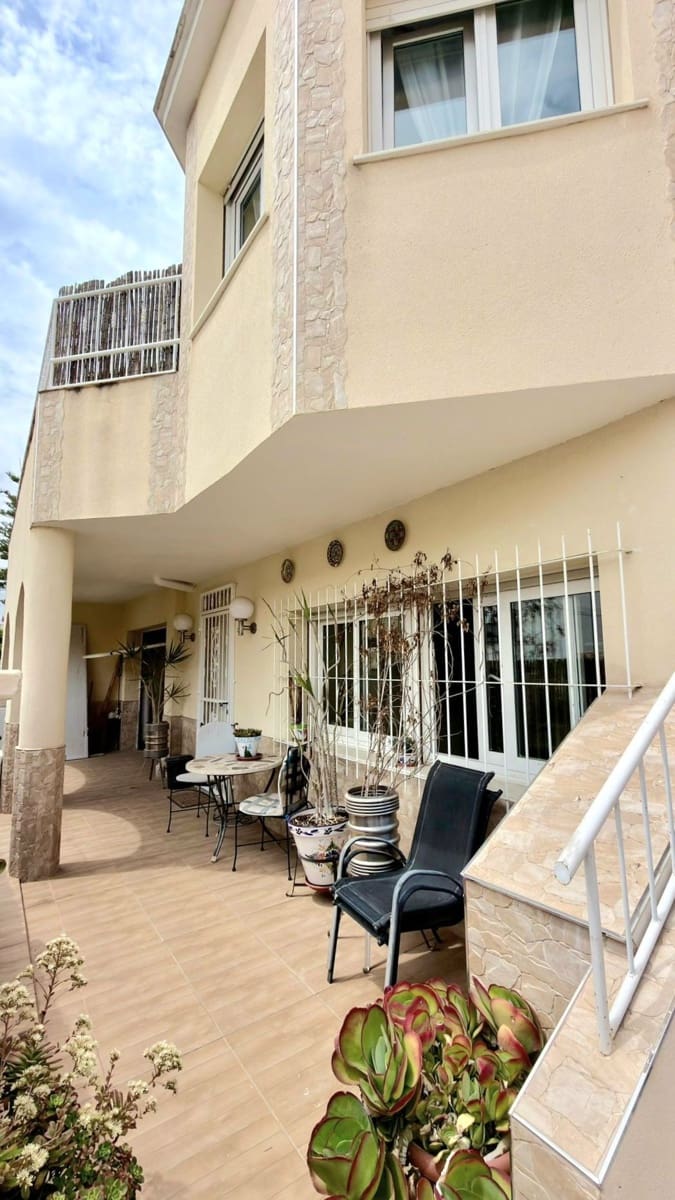 5 sovrum Semi-fristående Villa till salu i Pilar de la Horadada med garage - 290 000 € (Ref: 9803966)