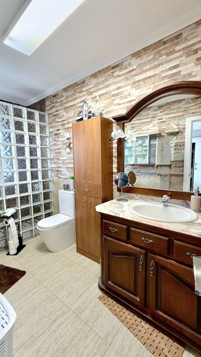 5 sovrum Semi-fristående Villa till salu i Pilar de la Horadada med garage - 290 000 € (Ref: 9803966)