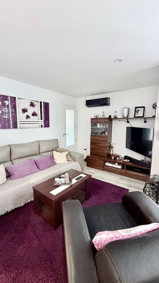 5 sovrum Semi-fristående Villa till salu i Pilar de la Horadada med garage - 290 000 € (Ref: 9803966)