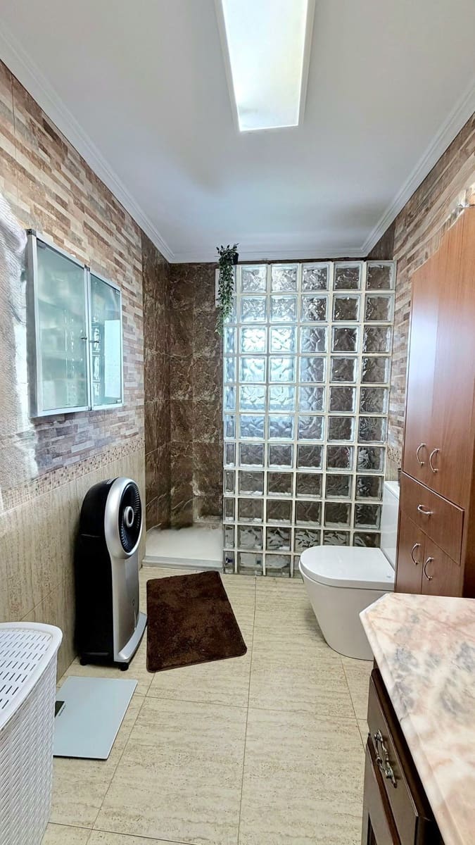 5 sovrum Semi-fristående Villa till salu i Pilar de la Horadada med garage - 290 000 € (Ref: 9803966)