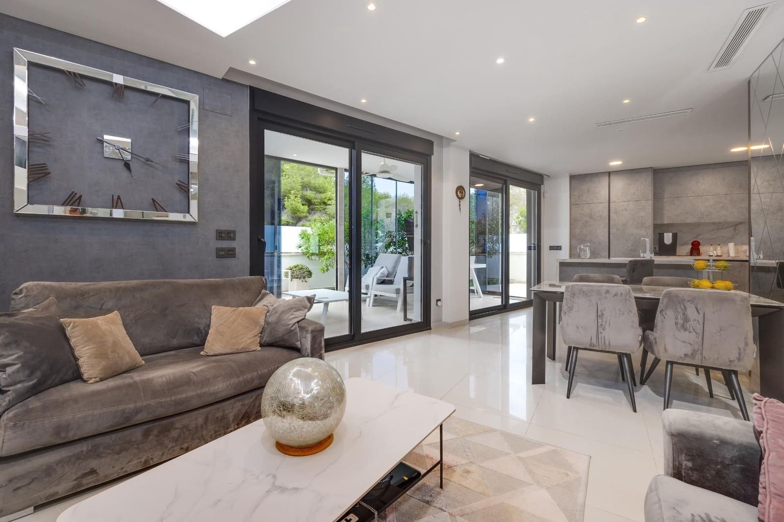 3 Zimmer Villa zu verkaufen in Orihuela Costa mit Pool Garage - 475.000 € (Ref: 9806154)