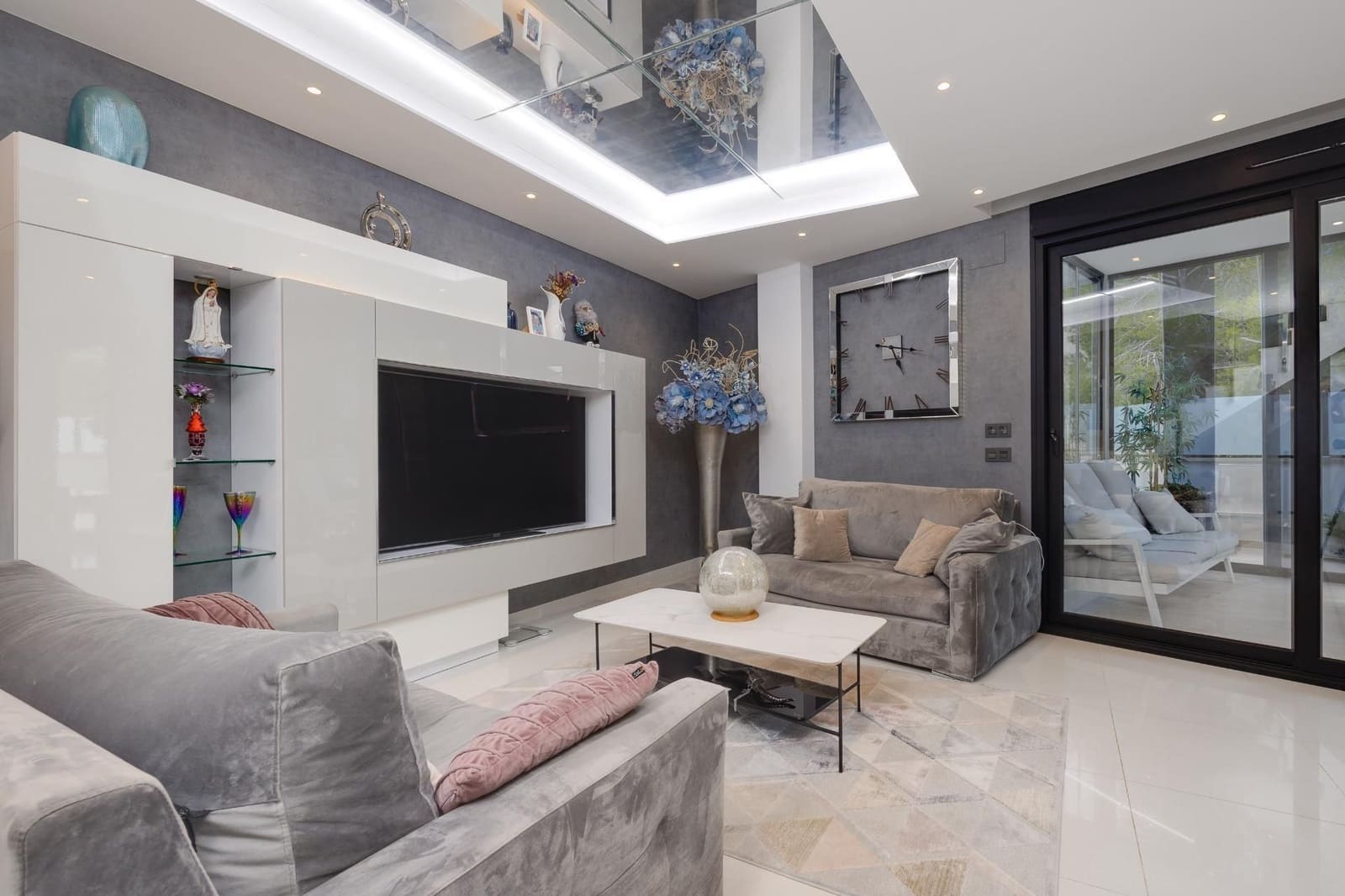 3 Zimmer Villa zu verkaufen in Orihuela Costa mit Pool Garage - 475.000 € (Ref: 9806154)