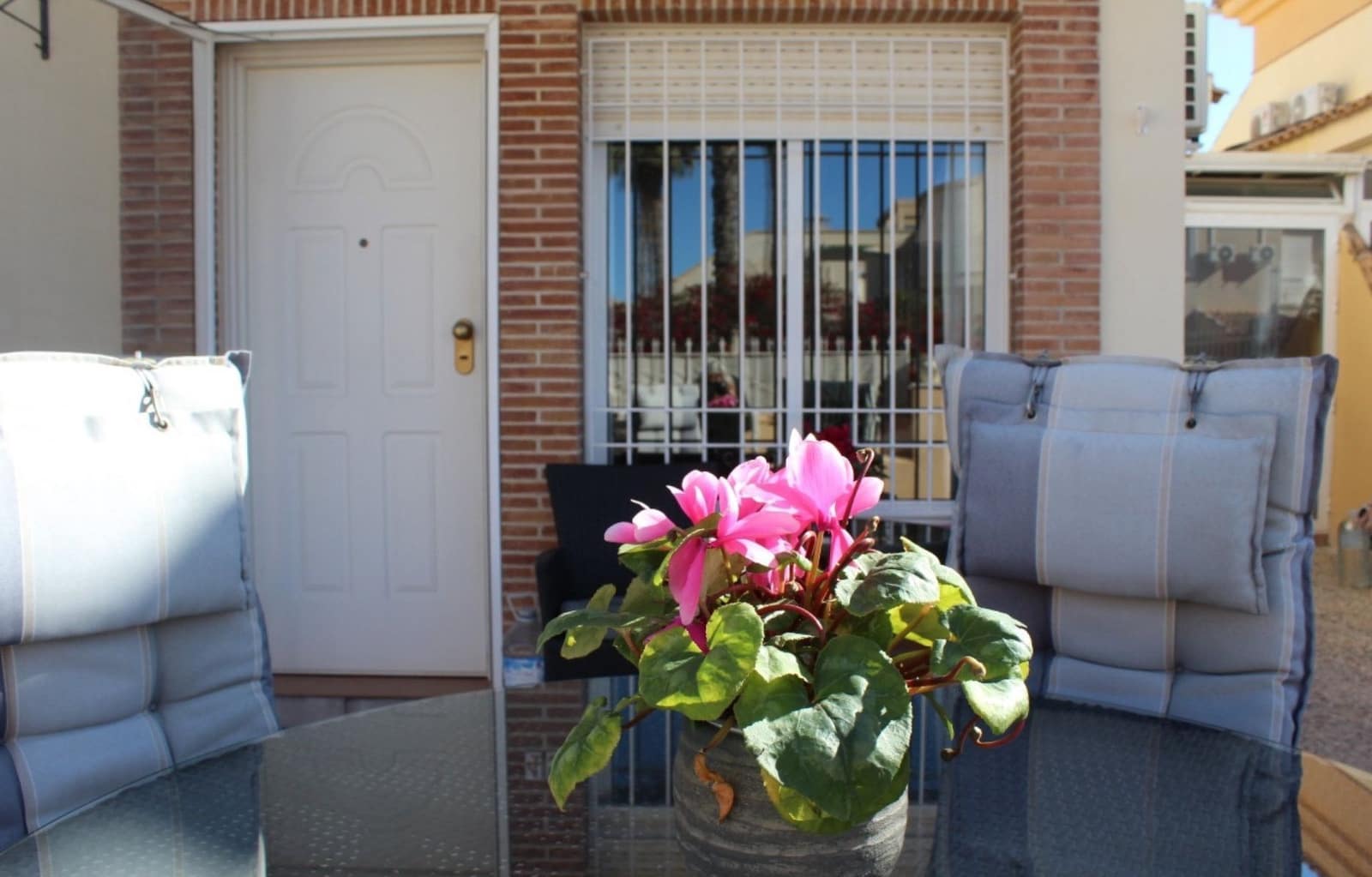 3 sovrum Semi-fristående Villa till salu i Orihuela Costa med pool garage - 235 000 € (Ref: 9807676)